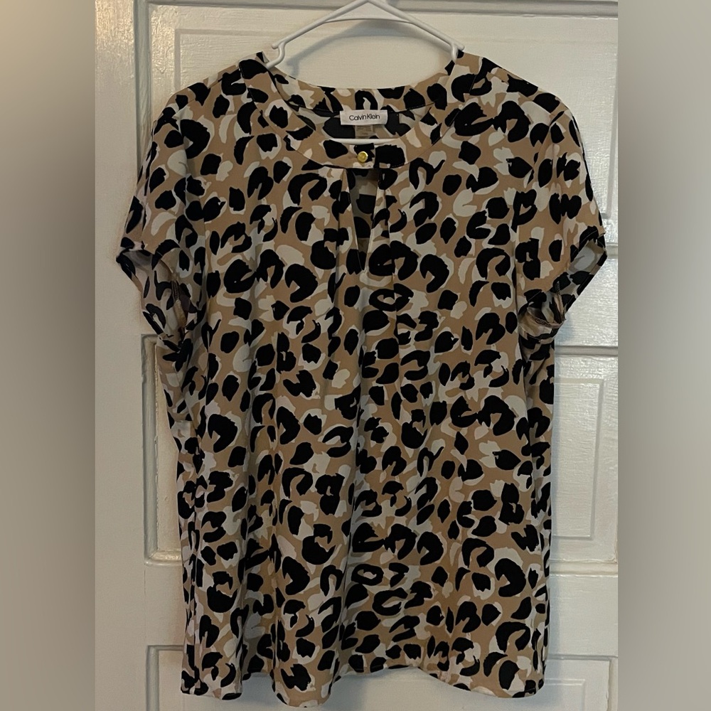 Calvin Klein Women's Leopard Print Top Size Large